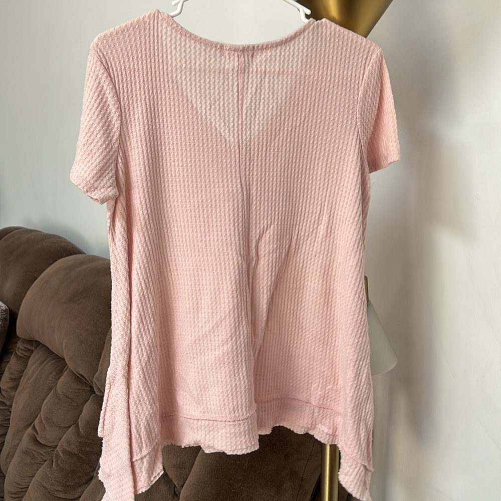 Textured Light Pink Altar’d State Short Sleeve Top - Size M 💗